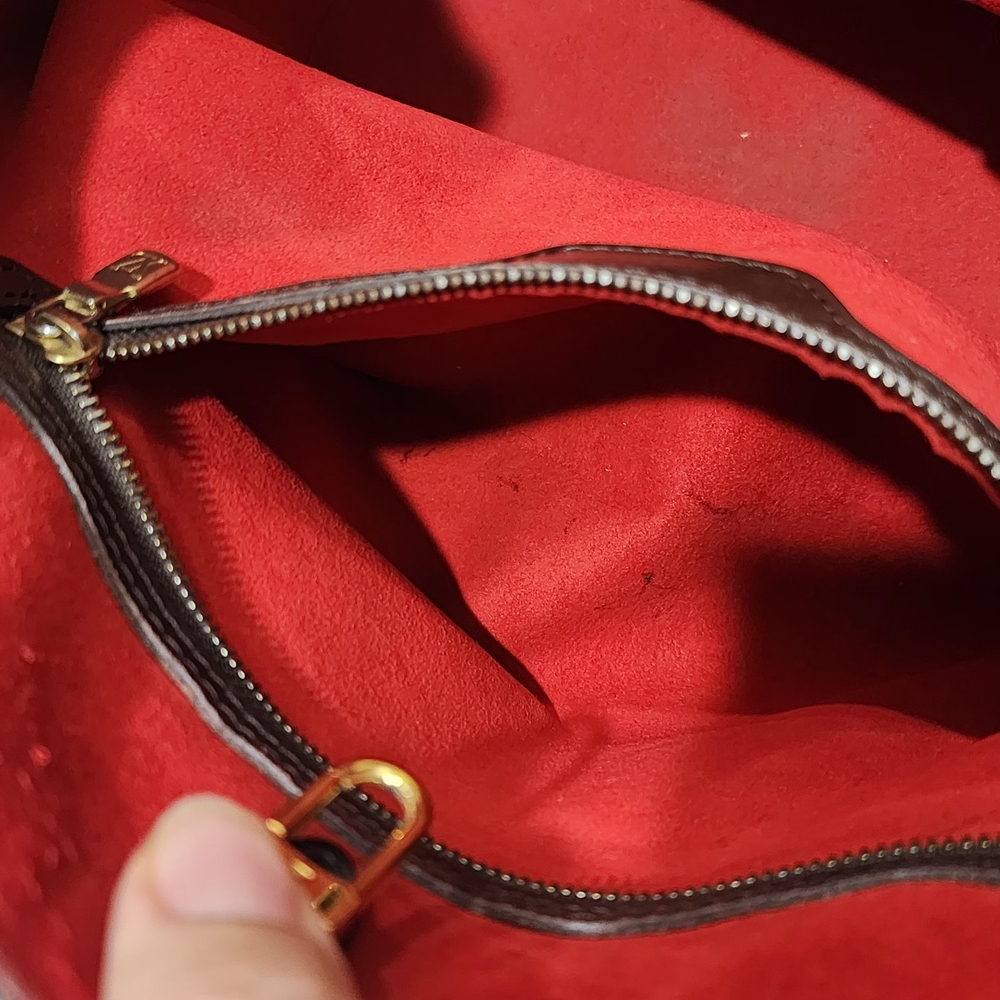 Louis Vuitton Hampstead PM - Picture 16 of 17